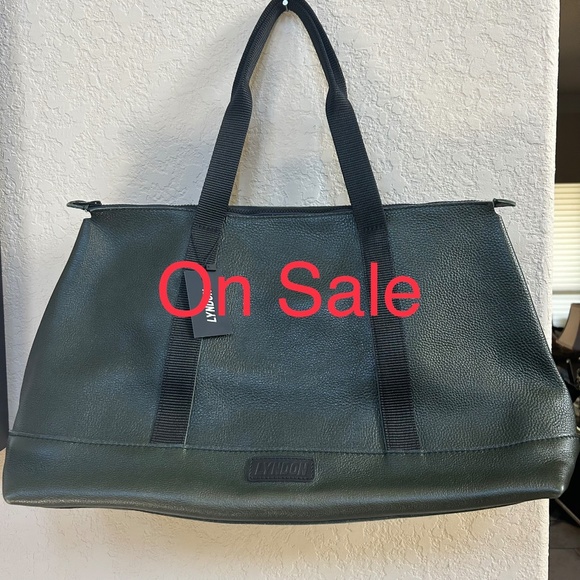Lyndon Handbags - Leather Amazing Lyndon Green Pebbled Duffle Bag. NWT